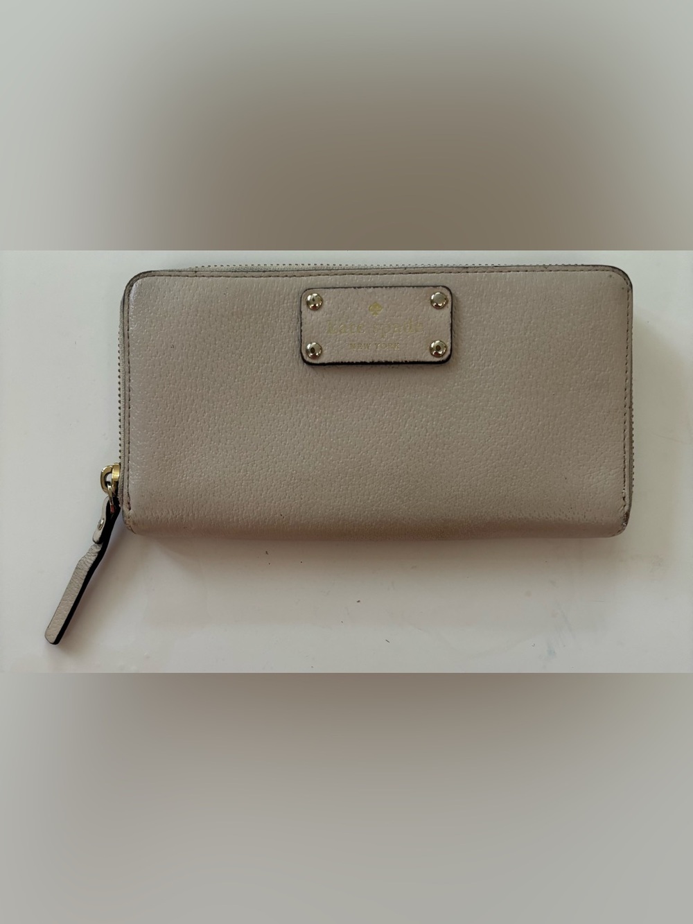 Kate spade women’s cow leather tan/taupe wallet gold hardware